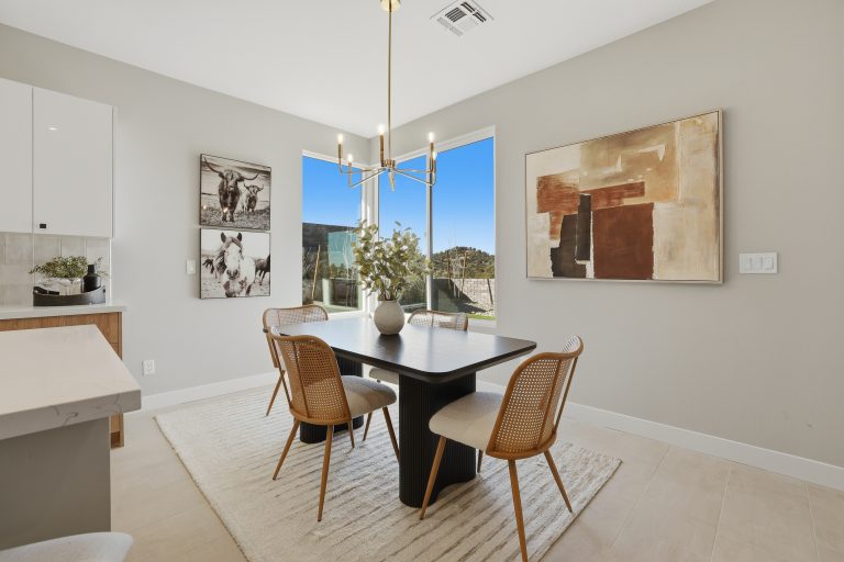18-Dining Area