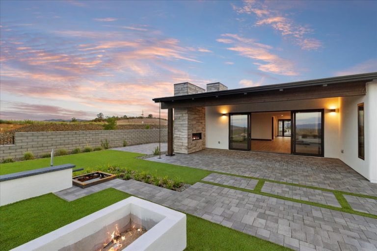 052-Backyard - 5605 Meridian Ct