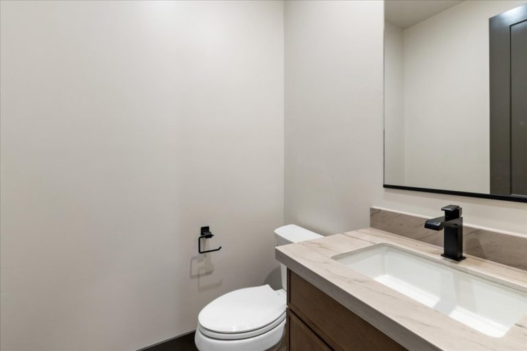 045-Powder Room - 5605 Meridian Ct