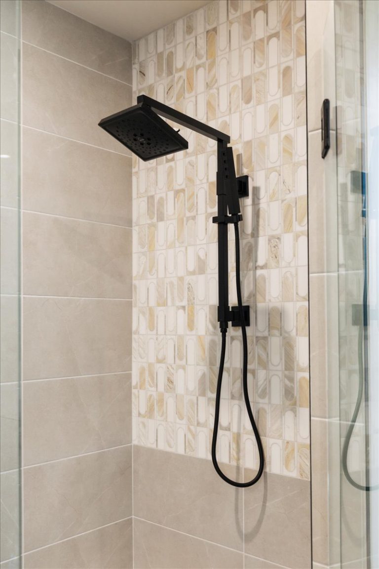 036-Primary Bathroom - 5605 Meridian Ct