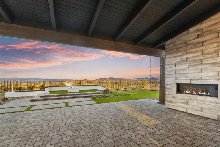 051-Patio - 5605 Meridian Ct