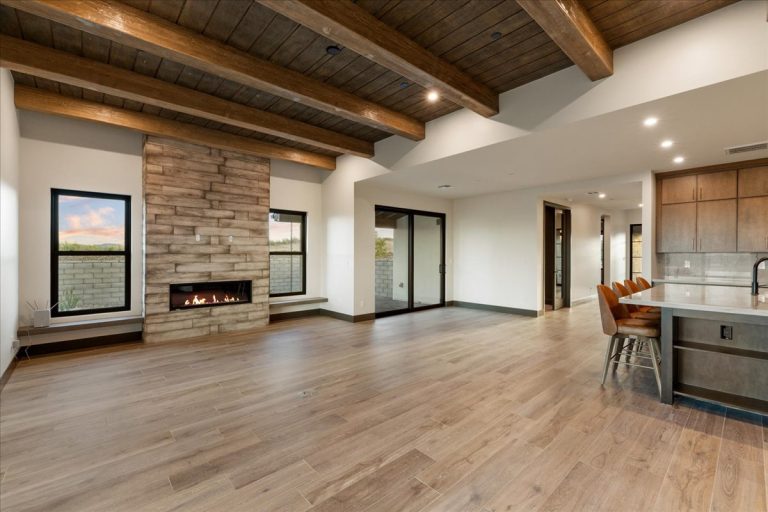 010-Living Room - 5605 Meridian Ct