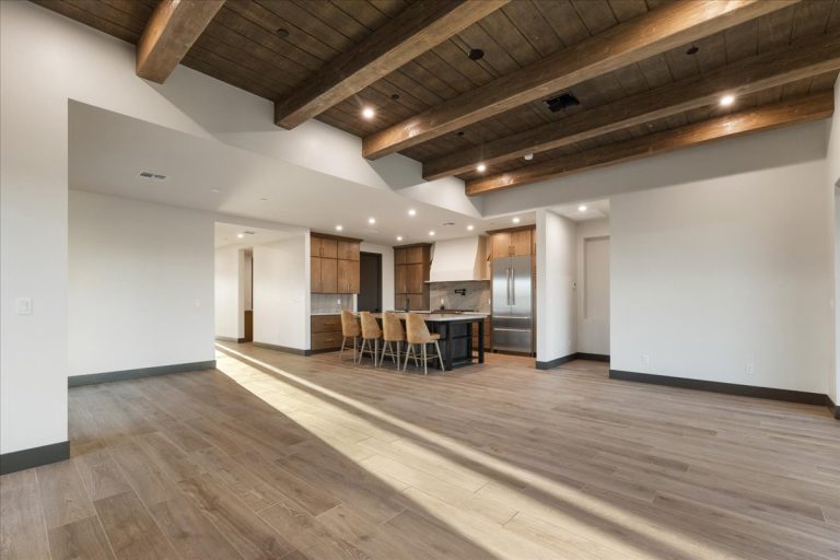 011-Living Room - 5605 Meridian Ct