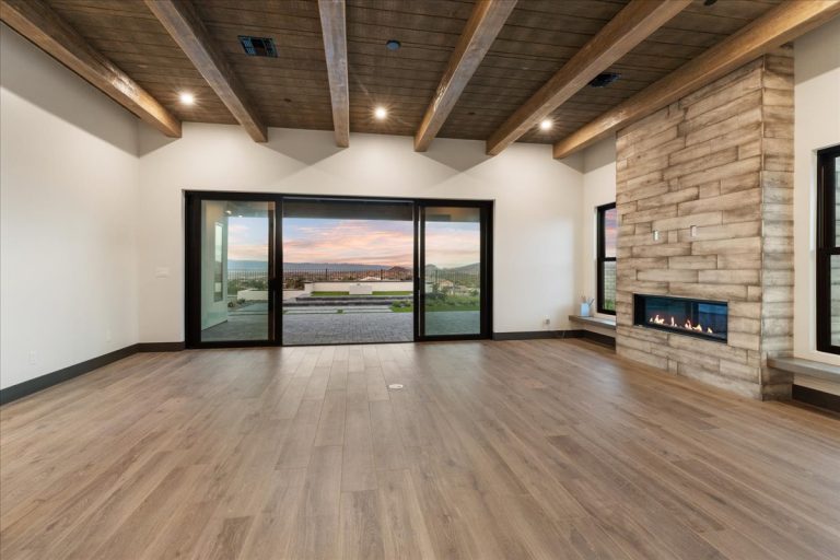 008-Living Room - 5605 Meridian Ct