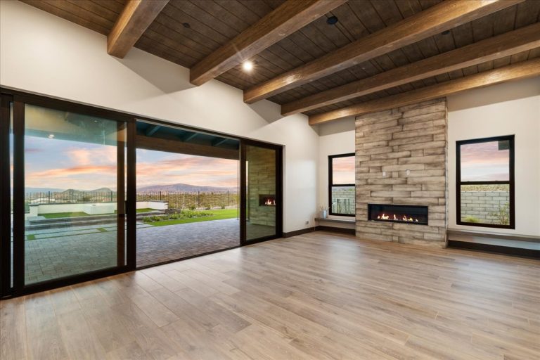 007-Living Room - 5605 Meridian Ct