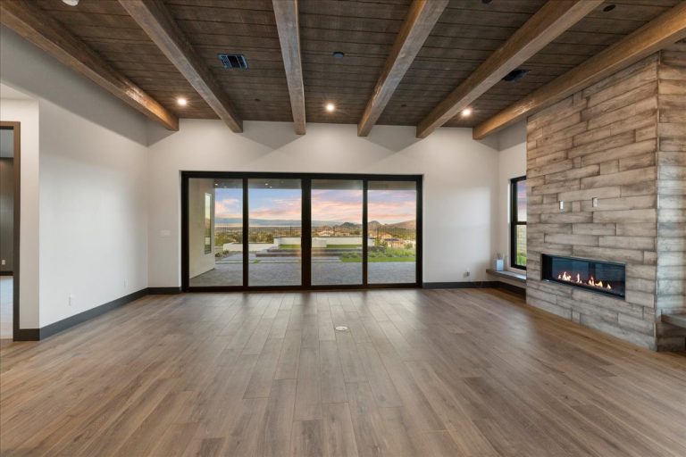 004-Living Room - 5605 Meridian Ct