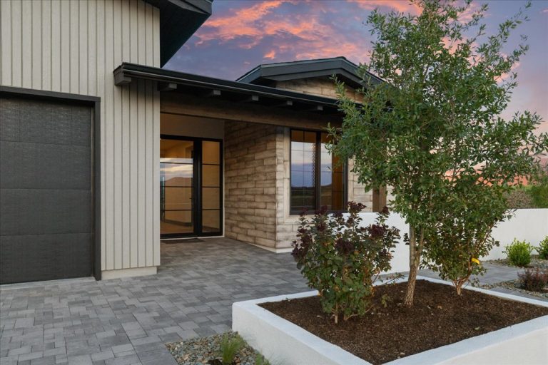 002-Entrance - 5605 Meridian Ct