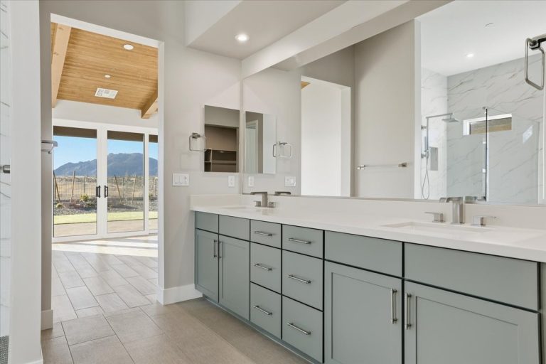 17-Primary Suite