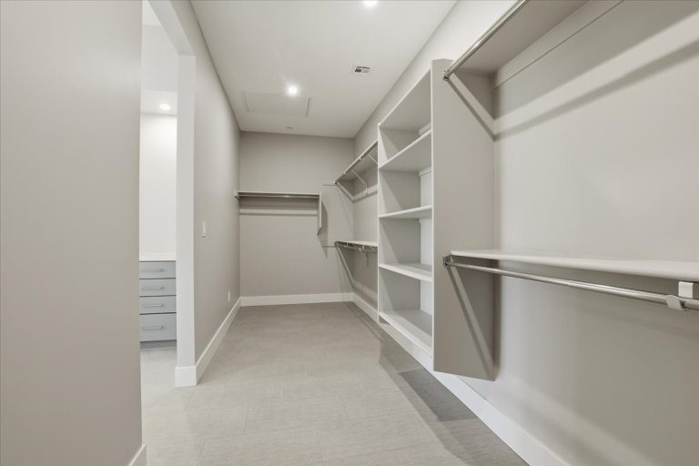 19-Primary Suite