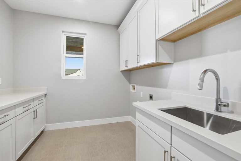 26-Laundry Room