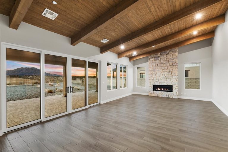 04-Living Room