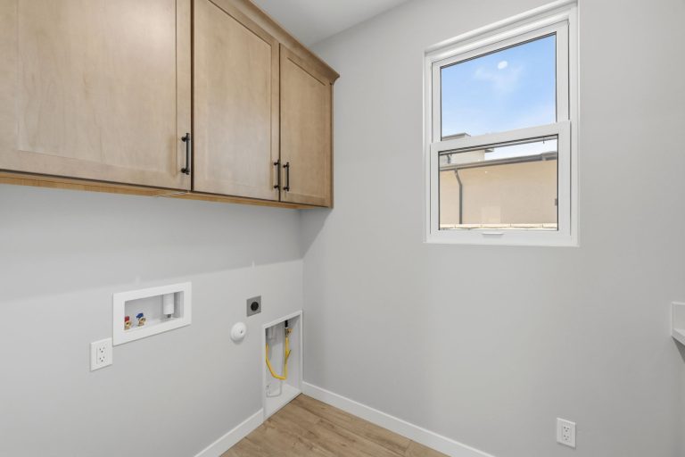 30-Laundry Room