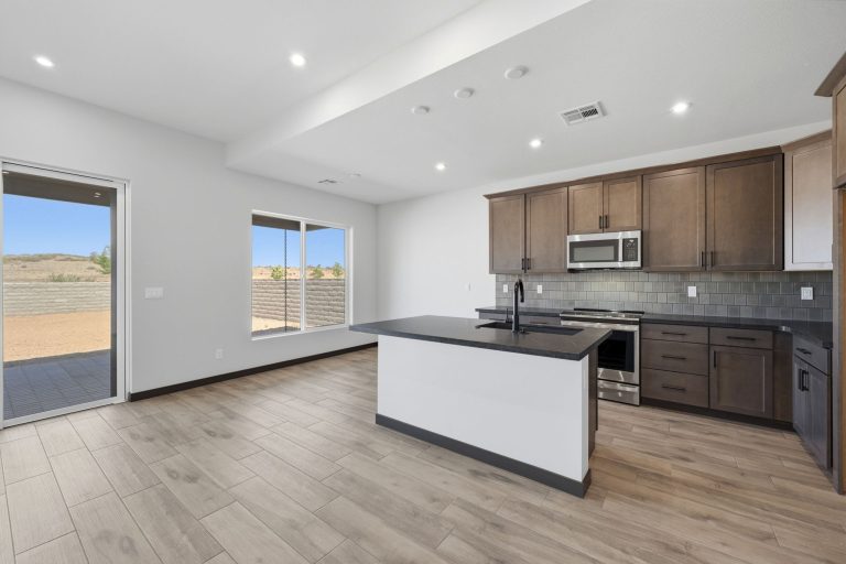 8-Kitchen (2)